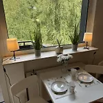 Sonniges Citynest Mit Balkon Und Bester Verkehrsanbindung Komplette