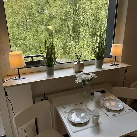 Sonniges Citynest Mit Balkon Und Bester Verkehrsanbindung Komplette